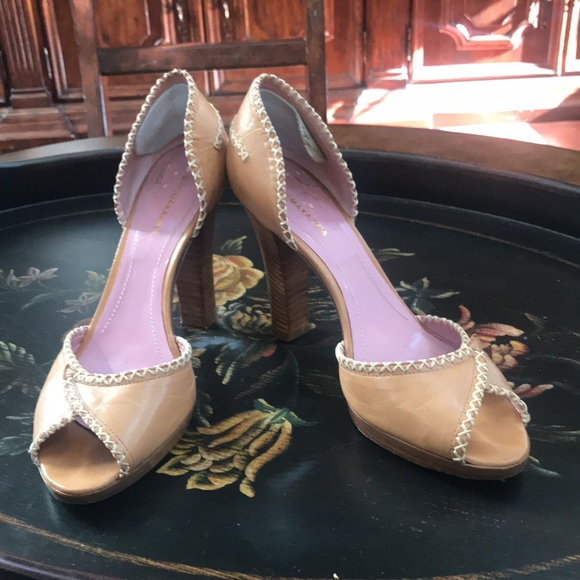 BCBG MAX AZRIA 4 inch high heels 8.5 - Picture 4 of 11